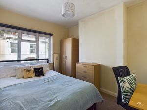 bed 4 - click for photo gallery